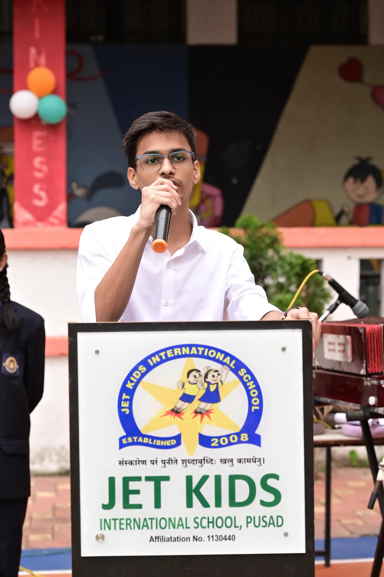 10th Topper Naithik Nilesh Bhandari giving his speech